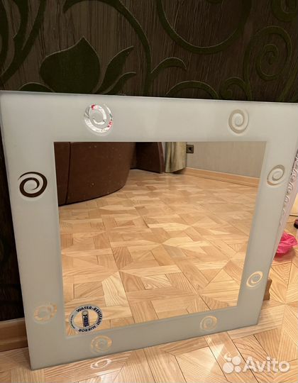 Зеркало 60*60 см