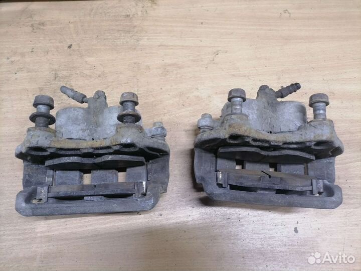 Суппорт передний Nissan Maxima а33