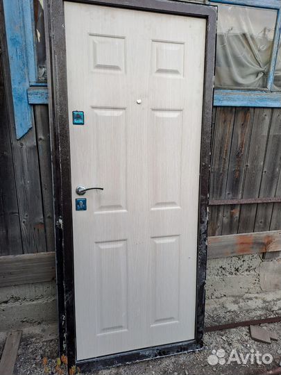 Дверь входная металлическая