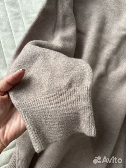 Свитер женский