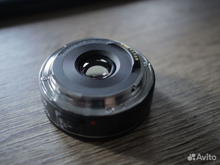 Canon EF 40mm f 2 8 STM