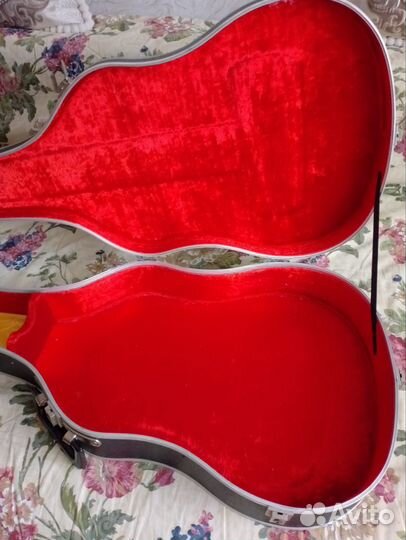 Жесткий кофр для гитары