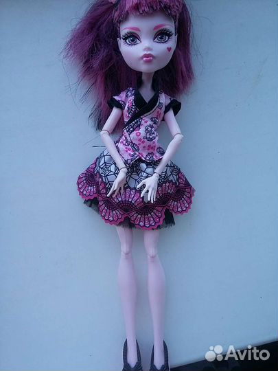 Кукла монстер хай Дракулаура