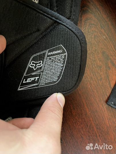 Наколенники Fox Titan Pro