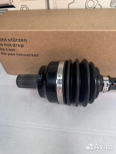 Привод передний левый Мерседес GLK 204