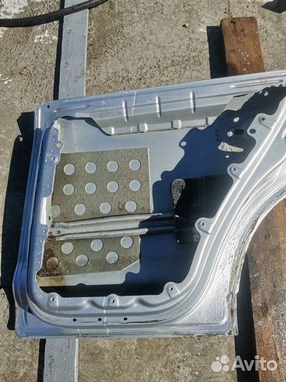 Дверь задняя правая volkswagen touareg 1