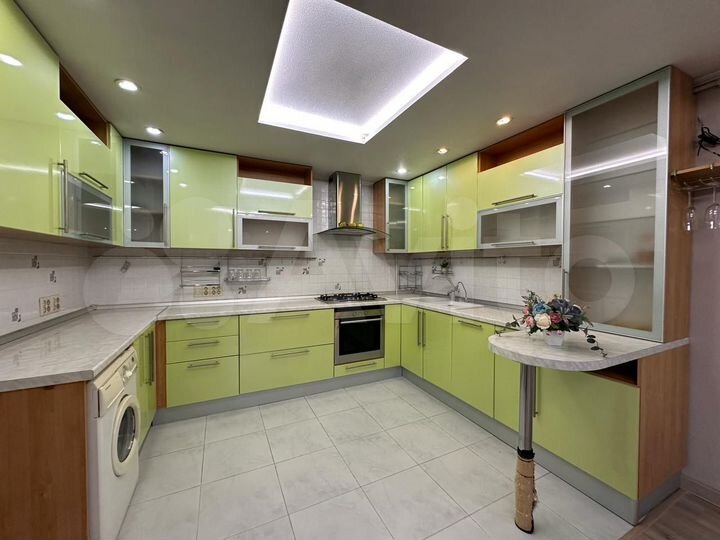 3-к. квартира, 106 м², 5/5 эт.