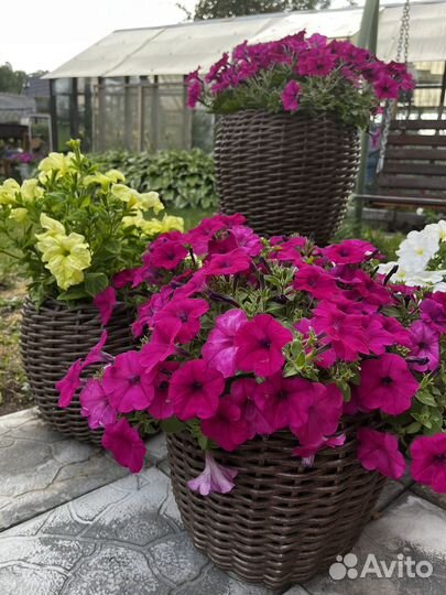 Кашпо для цветов из искусственного ротанга