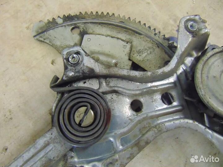 Стеклоподъемник электр. передний правый для Toyota