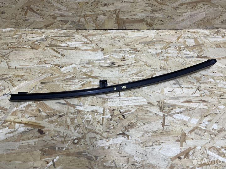 Направляющая стекла задней двери Toyota Highlander