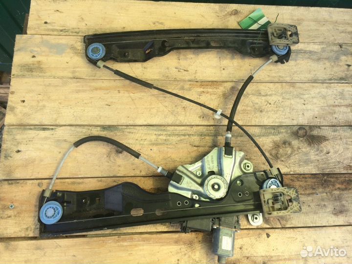 Стеклоподъемник передний правый Opel Astra J