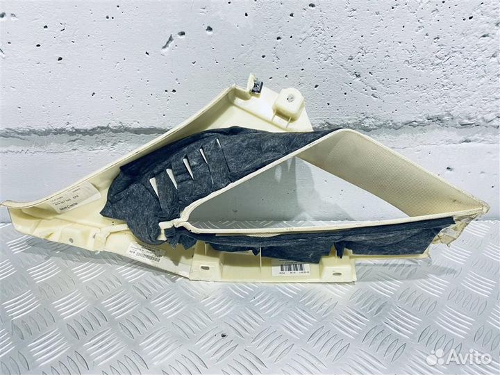 Обшивка стойки правой Audi A8 D4 4H4867242