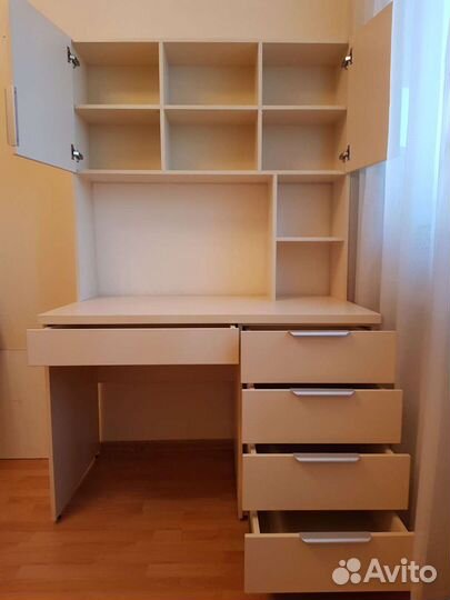 Письменный стол