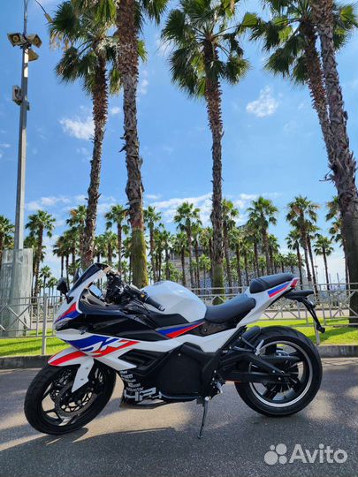 BMW RR Электромотоцикл 3000 W 80Ah