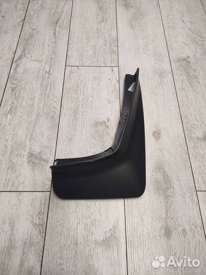 Брызговик задний правый XL Peugeot 4007 C-Crosser