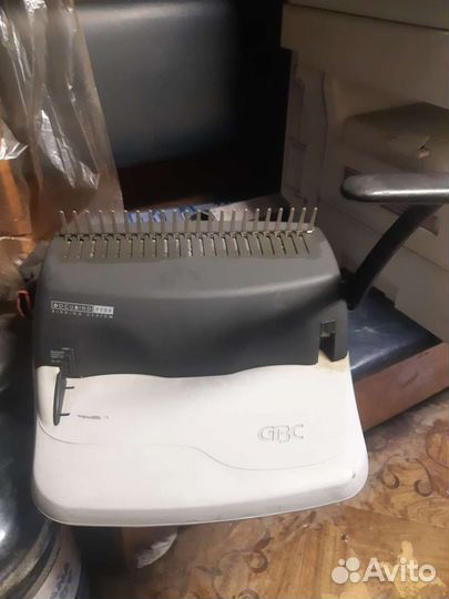 Брошюровщик GBC Р100