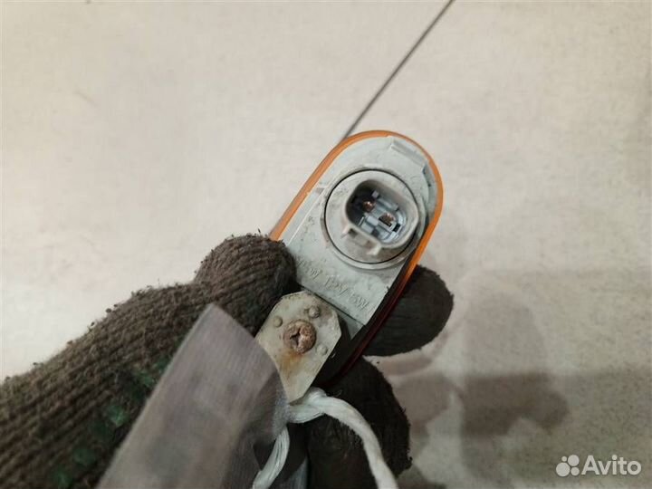 Повторитель в крыло Mitsubishi Pajero iO 1998-2007