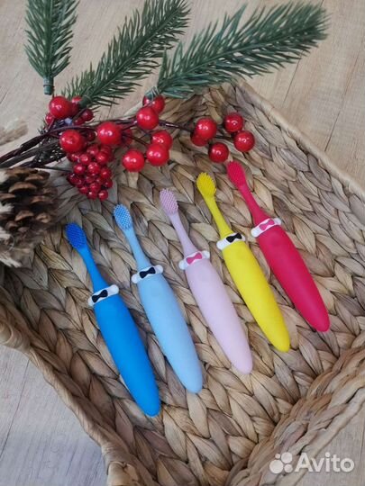 Зубная щетка прорезыватель