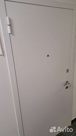 Дверь входная металлическая б.у