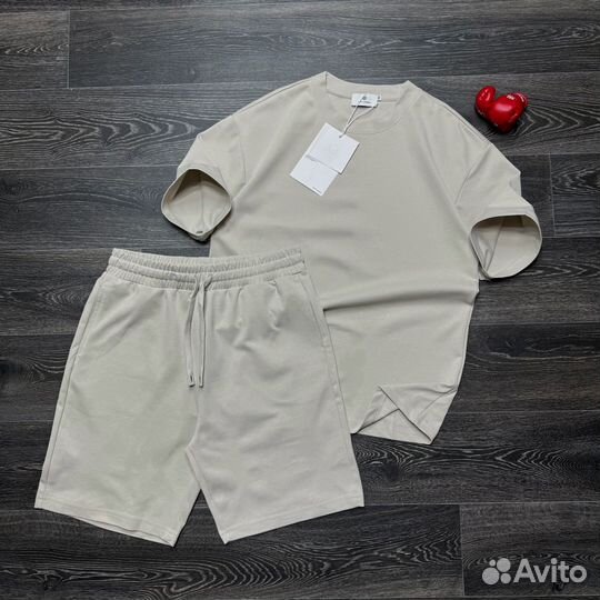 Шорты и футболка
