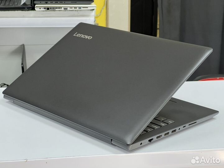 Шустрый ноутбук FHD Core i3-6006U 4Gb 240Гб SSD