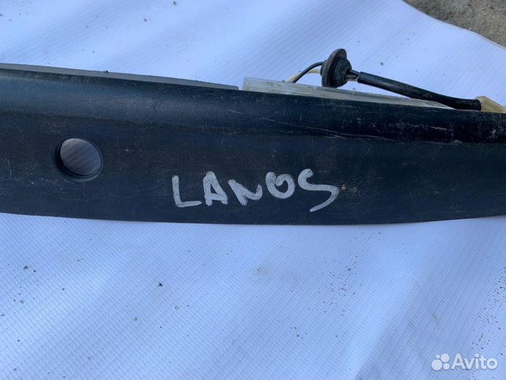 Накладка крышки багажника lanos