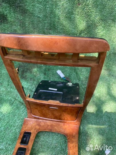 Консоль центральная Kia Opirus 3.5 2006