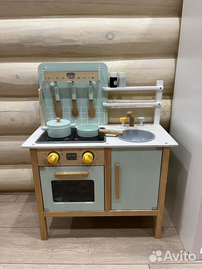 Детская деревянная кухня