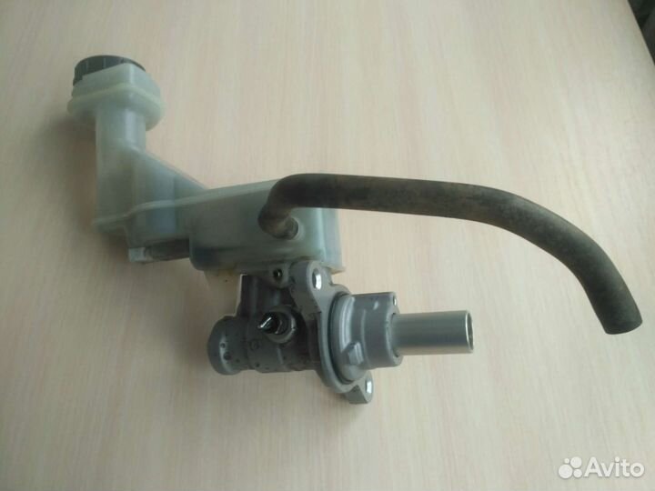 Главный тормозной цилиндр Ниссан Х-трейл т31