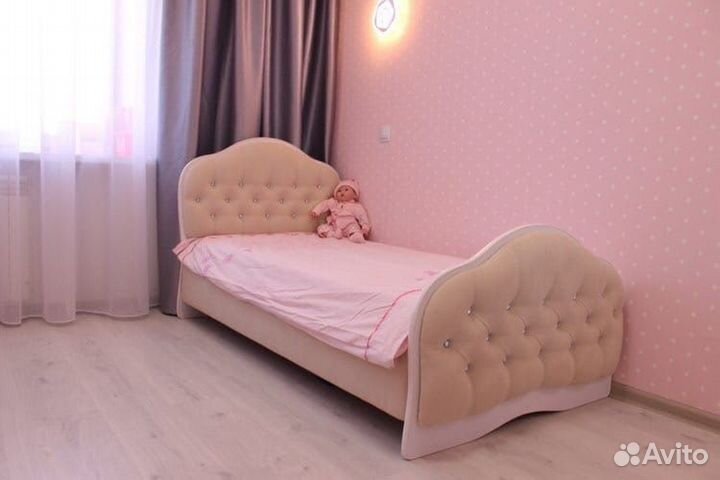 Кровать для девочки бежевая