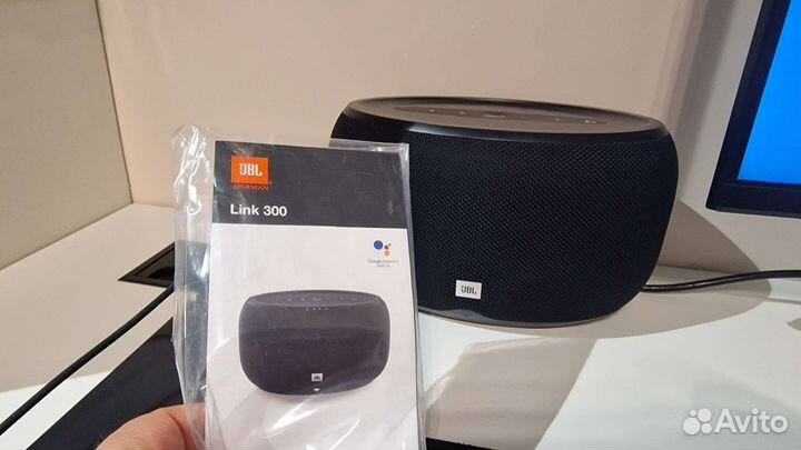 Умная колонка JBL Link 300 Google assist