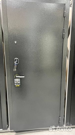 Дверь металл зеркало леон серебро/ сандал белый