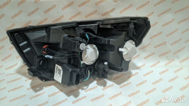 Блок-фара Vesta правая