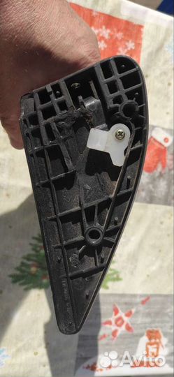 Боковое зеркало