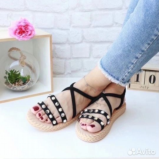 Пакет новой женской обуви 36