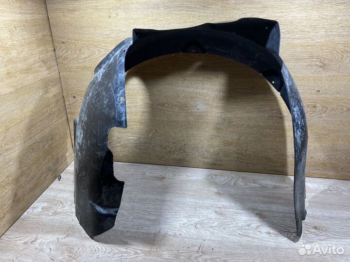 Подкрылок передний правый VW Passat B5+ 1704400