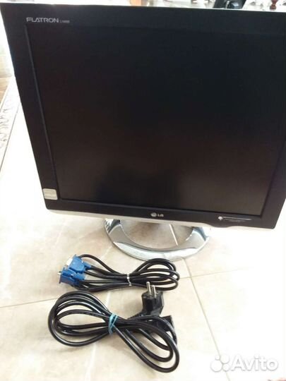 Монитор LG 19