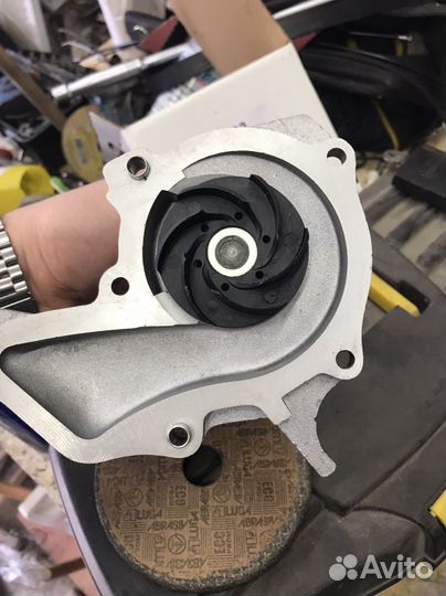 Водяная помпа ford