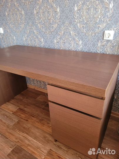 Письменный стол IKEA