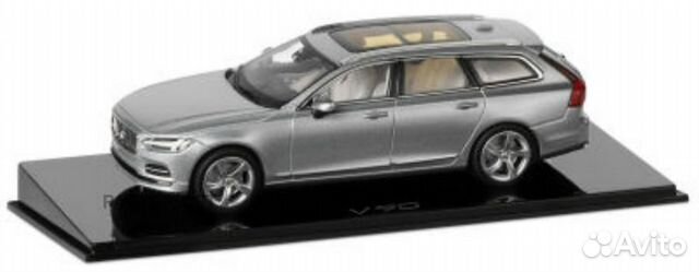 Volvo 30673641 модель V90 bright silver