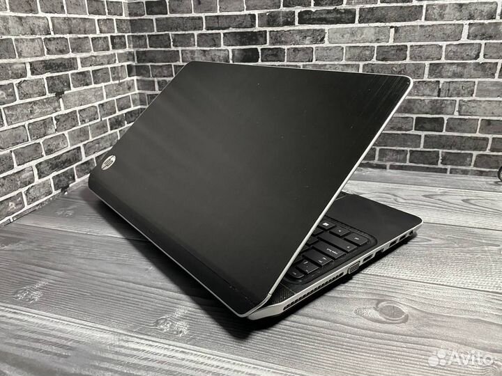 Игровой ноутбук HP i5/8Gb/2видеокарты/240SSD