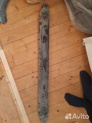 Нижняя планка телевизора пежо 408 (балка)