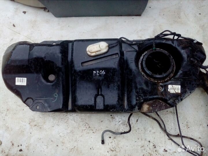 Бензобак Peugeot 206