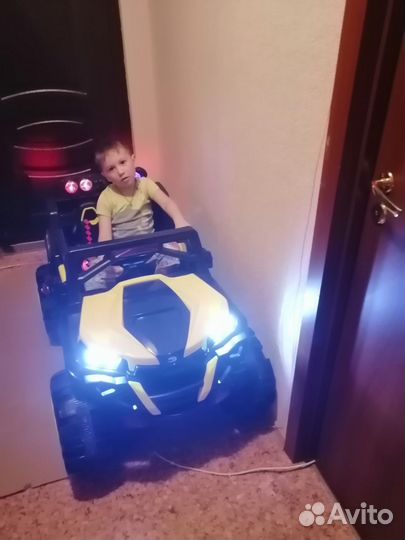 Детский квадроцикл на аккумуляторе бу