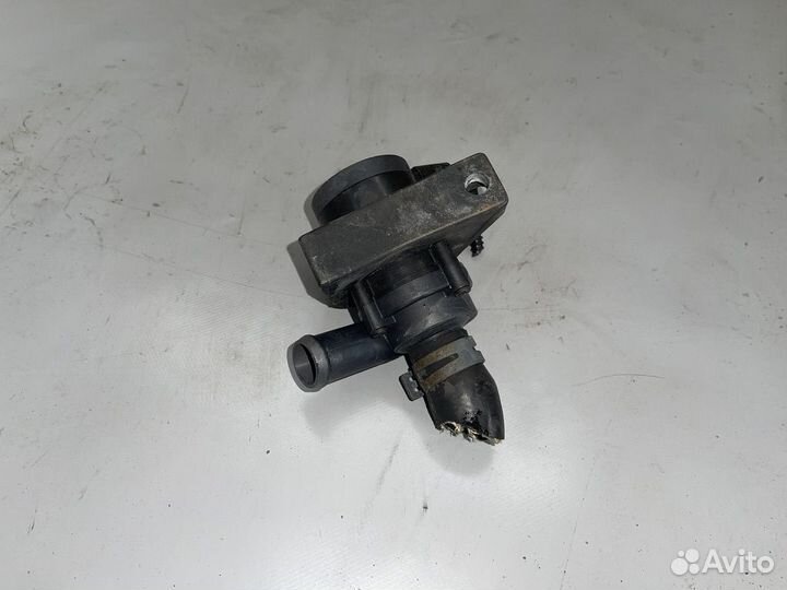 Насос водяная помпа Volkswagen Tiguan cava 1.4