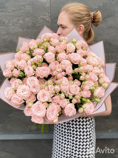 Пионовидные розы кустовые премиум 80 см