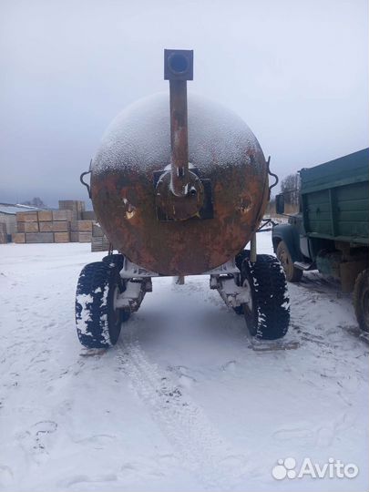 Разбрасыватель удобрений БобруйскАгромаш МЖТ-Ф-11, 2000