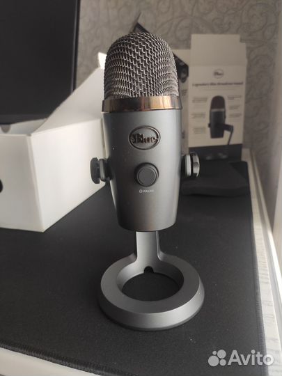 Микрофон Blue Yeti nano