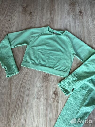 Костюм для фитнеса и бега