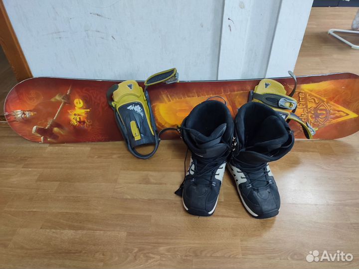 Сноуборд с креплениями
